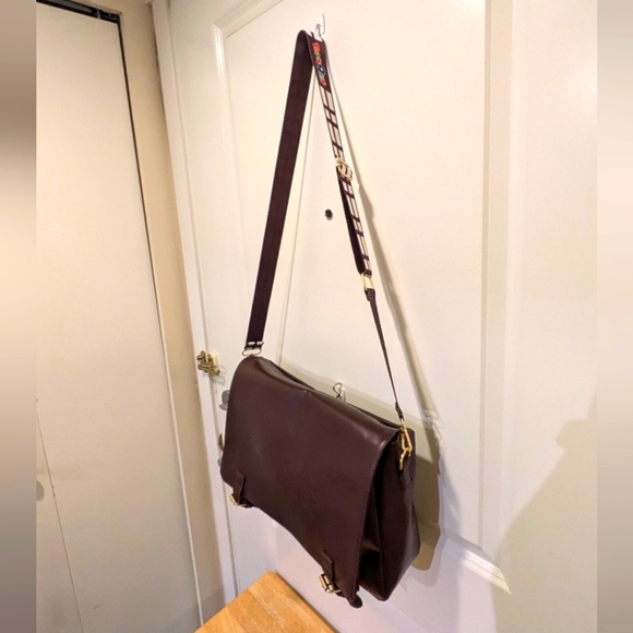 NWOT Blue Jays x Star Wars x Toys R Us Faux Leather Satchel with Chewbacca Strap - Picture 4 of 7